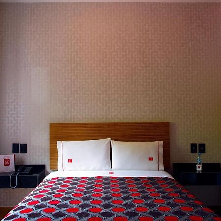 Six Hotel Guadalajara Buitenkant foto