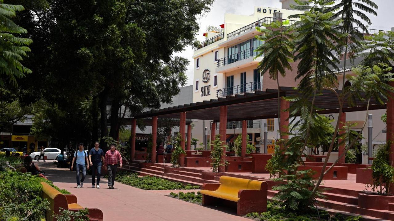 Six Hotel Guadalajara Buitenkant foto