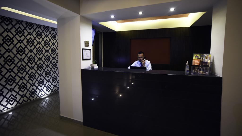 Six Hotel Guadalajara Buitenkant foto