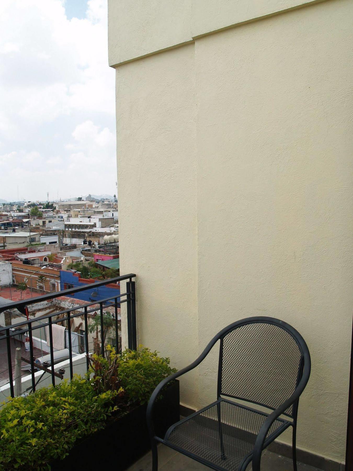 Six Hotel Guadalajara Buitenkant foto
