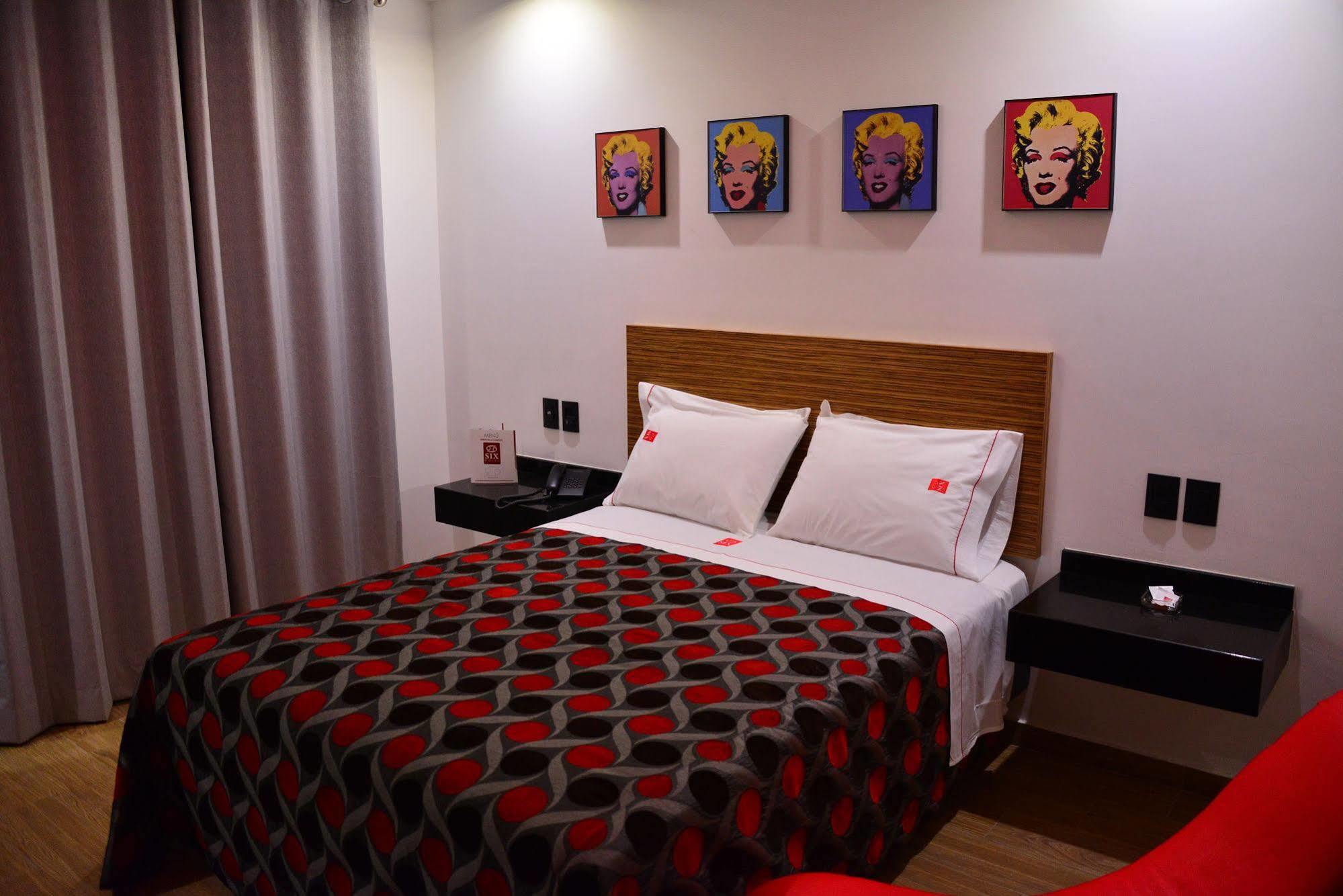 Six Hotel Guadalajara Buitenkant foto